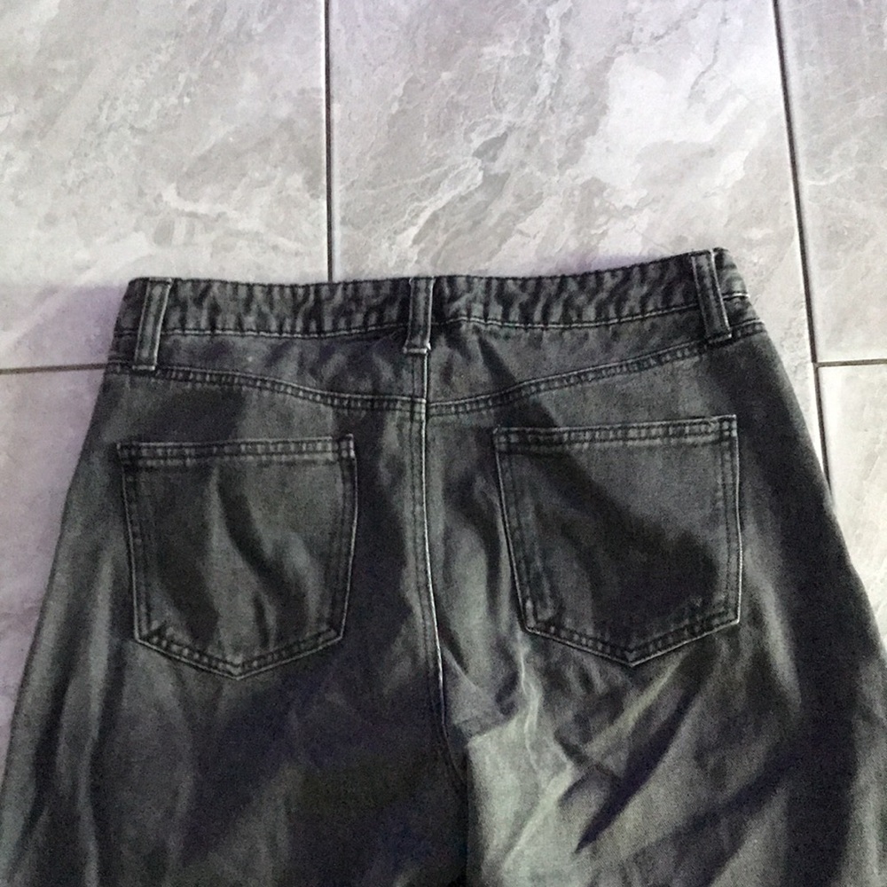 FOREVER 21 Women Vintage Style Black Wash Jeans | 28 - Picture 11 of 13